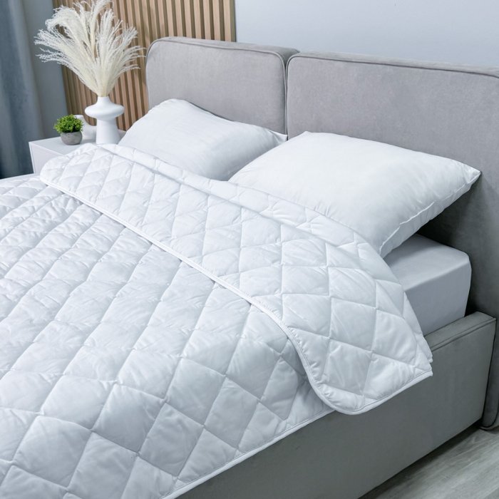 Одеяло Vella «Basis Light» 140x205